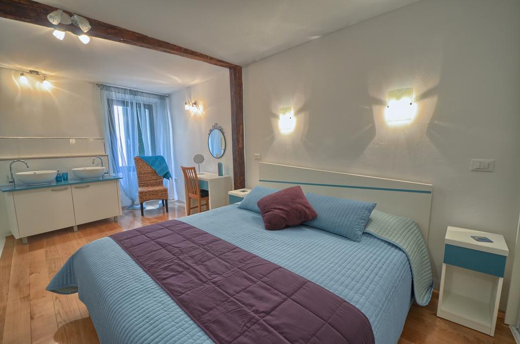 Sea View Apartment *